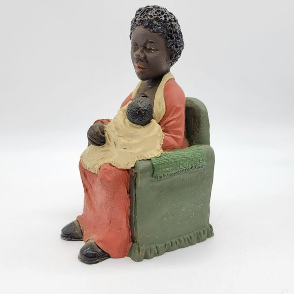 Resin Artist Sculpture A A Nursing Mother with Child Signed T.N.T. 460 - Picture 3 of 14